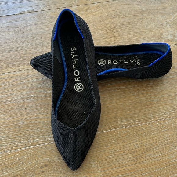Rothy’s “The Pointe” -solid black 7.5 - Picture 1 of 3